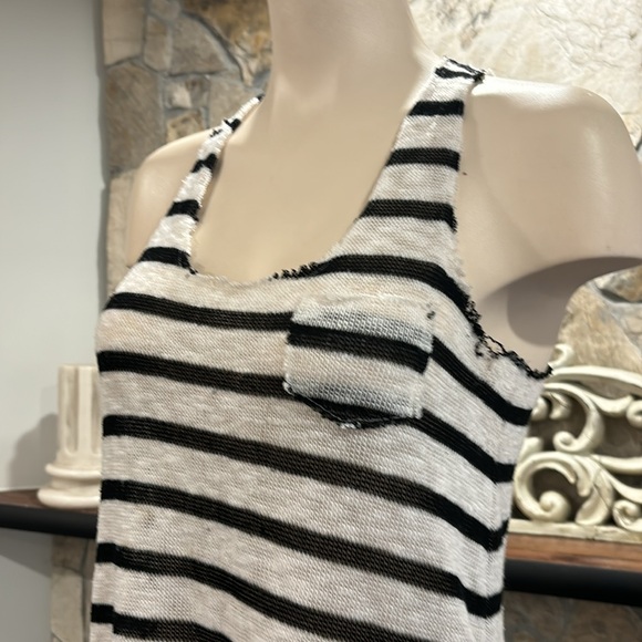 Top - Picture 2 of 6